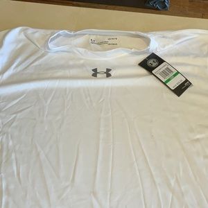 Mens Under Armour Loose Fit Heatgear shirt.  NWT Size Large.